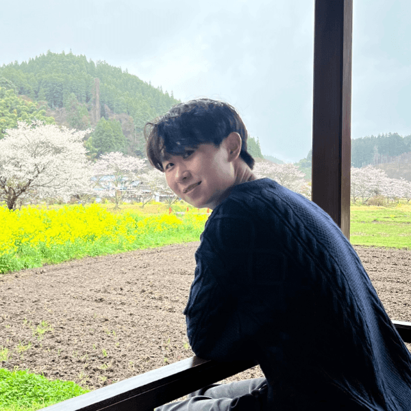 LEE JUNYOUNG