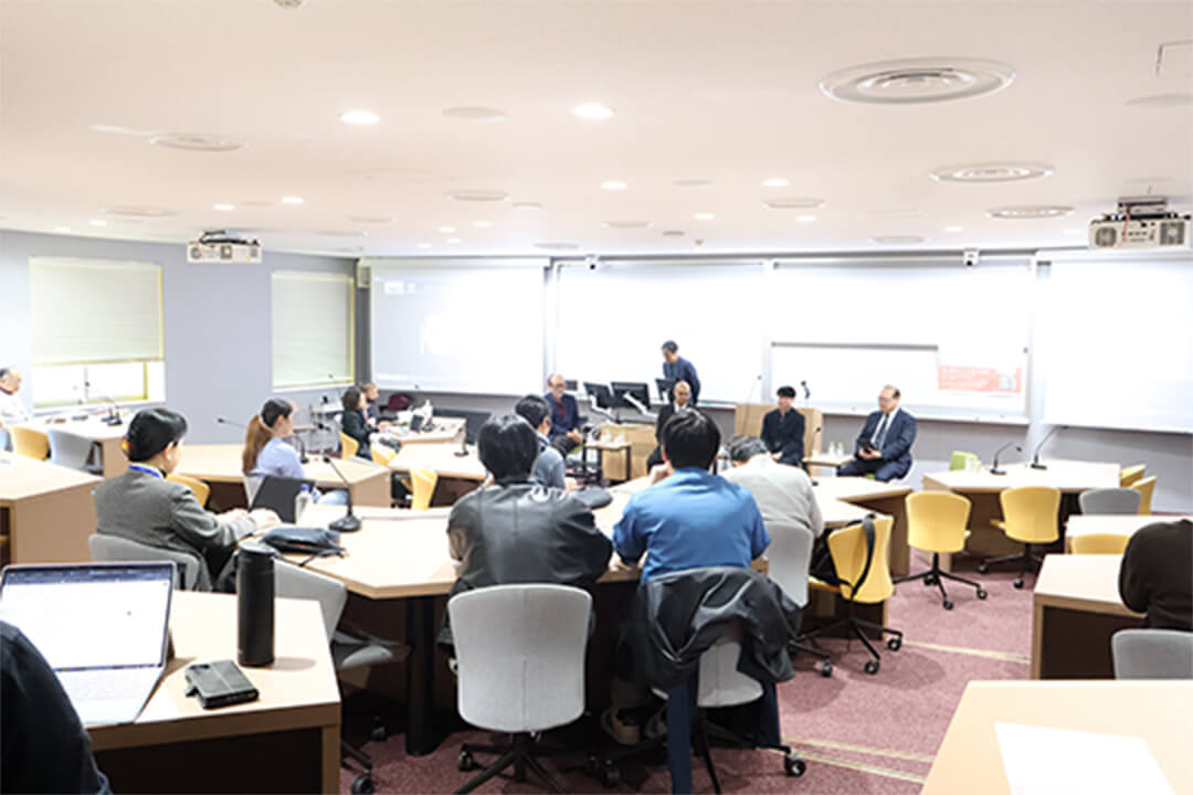 [25th Anniversary of APU] Public Symposium: “Trump 2.0 and Economic Security” Held