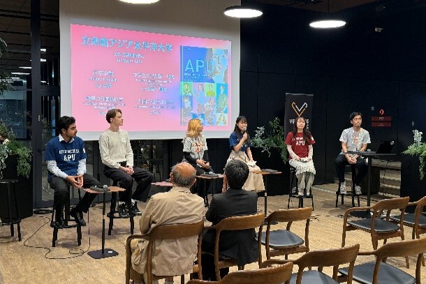 Speaking at the Thursday Gathering event.