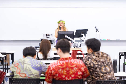 Talk Session by APU Students and Alumni