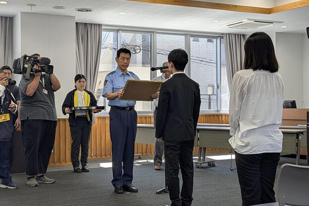 APU Students Help Lost Child, Receive Commendation from Beppu Police