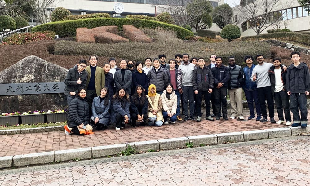 APU Students Visit Kyutech's Research on Space and AI Robotics