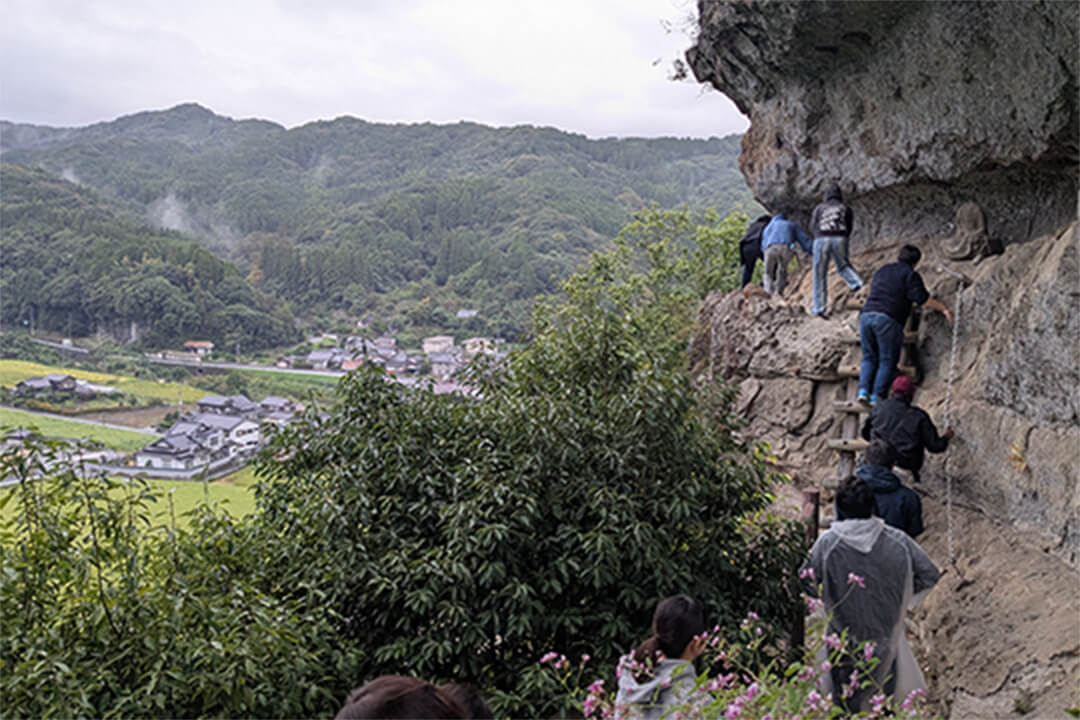 APU College of Sustainability and Tourism and Oita Bank hold