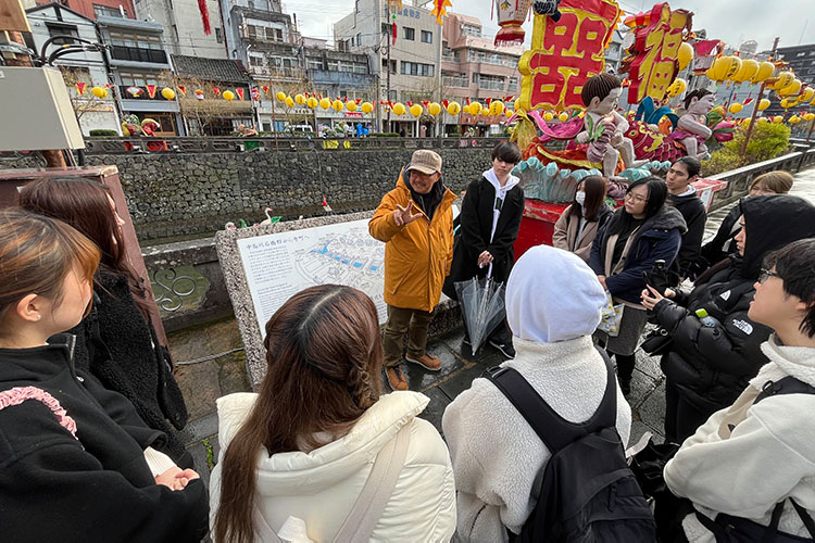Learning from the Advanced Approach of Nagasaki Saruku for Walking Tours