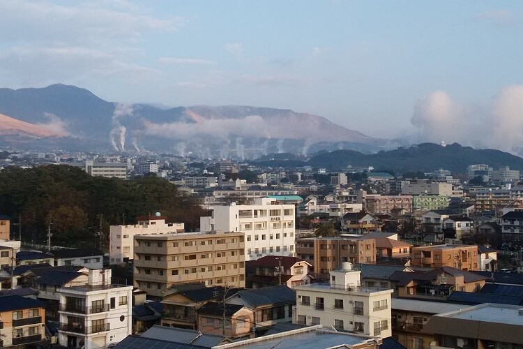 Beppu Tourism: Learn how to use hot springs, the land, etc. as materials to discover issues and examples of concrete proposals in the international tourist and hot spring destination of Beppu